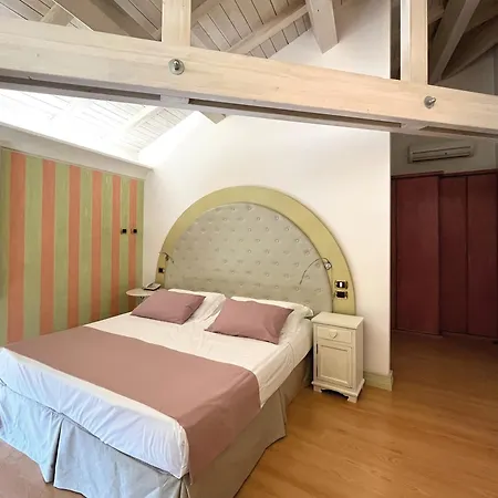 Euchelia Hotel