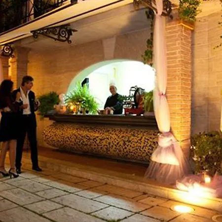 Euchelia Hotell 4*